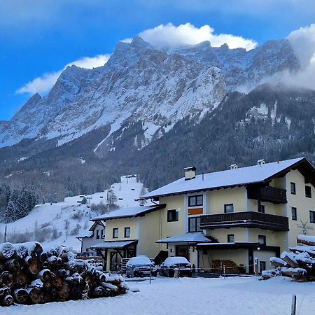 Tiroler Alpblick Appartements Ehrwald Exterior photo